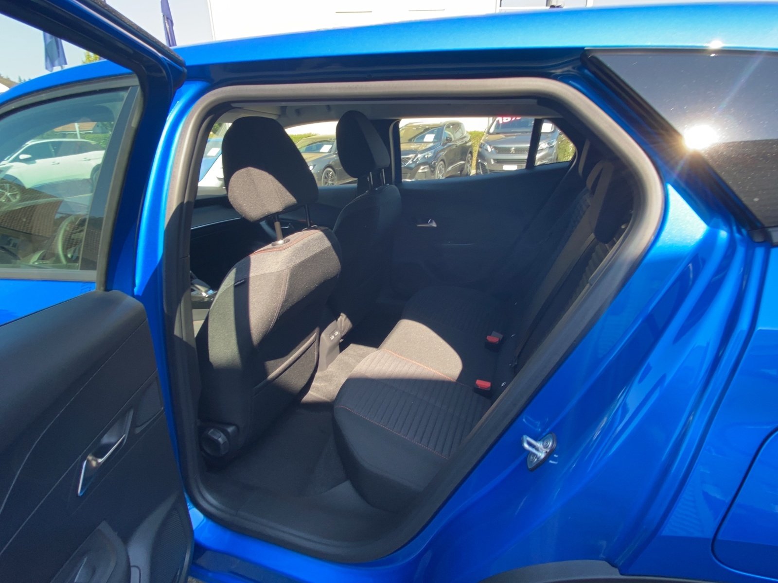 PEUGEOT 2008 e-Active, Electric, Ex-demonstrator, Automatic - 5