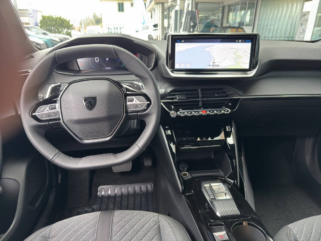 PEUGEOT 2008 1.2 Hybrid Allure, Hybride Léger Essence/Électricité, Voiture de démonstration, Automatique - 7