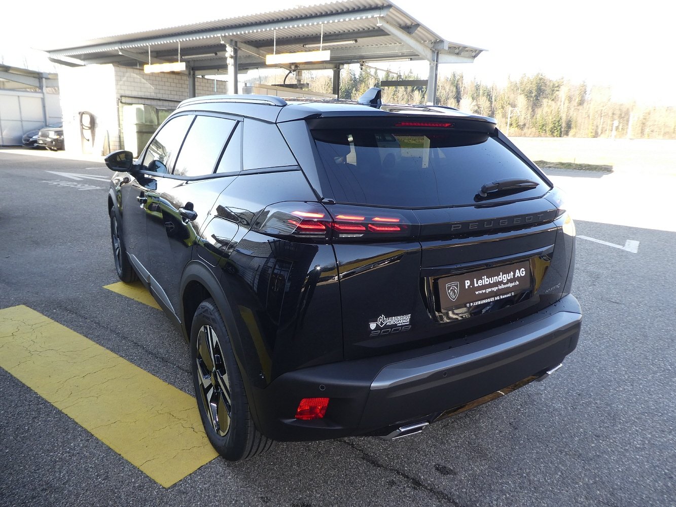 PEUGEOT 2008 1.2 Hybrid 145 Allure Premium, Mild-Hybrid Petrol/Electric, Ex-demonstrator, Automatic - 6
