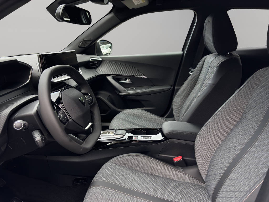 PEUGEOT 2008 e-Allure, Électrique, Voiture de démonstration, Automatique - 6