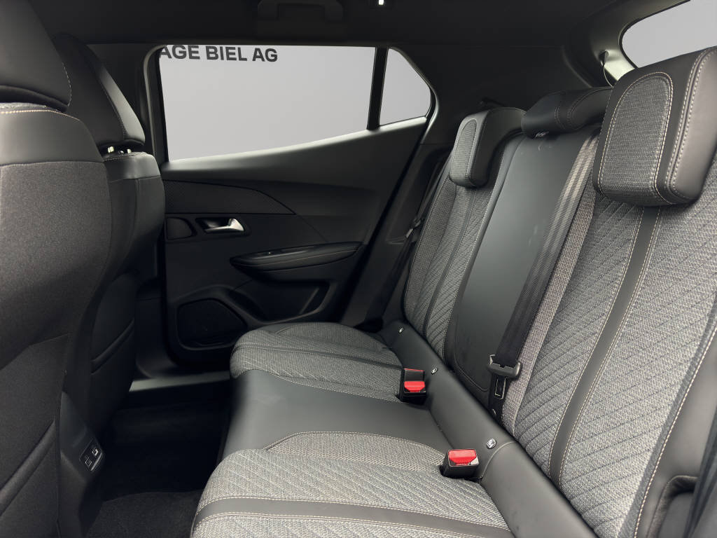 PEUGEOT 2008 e-Allure, Électrique, Voiture de démonstration, Automatique - 7