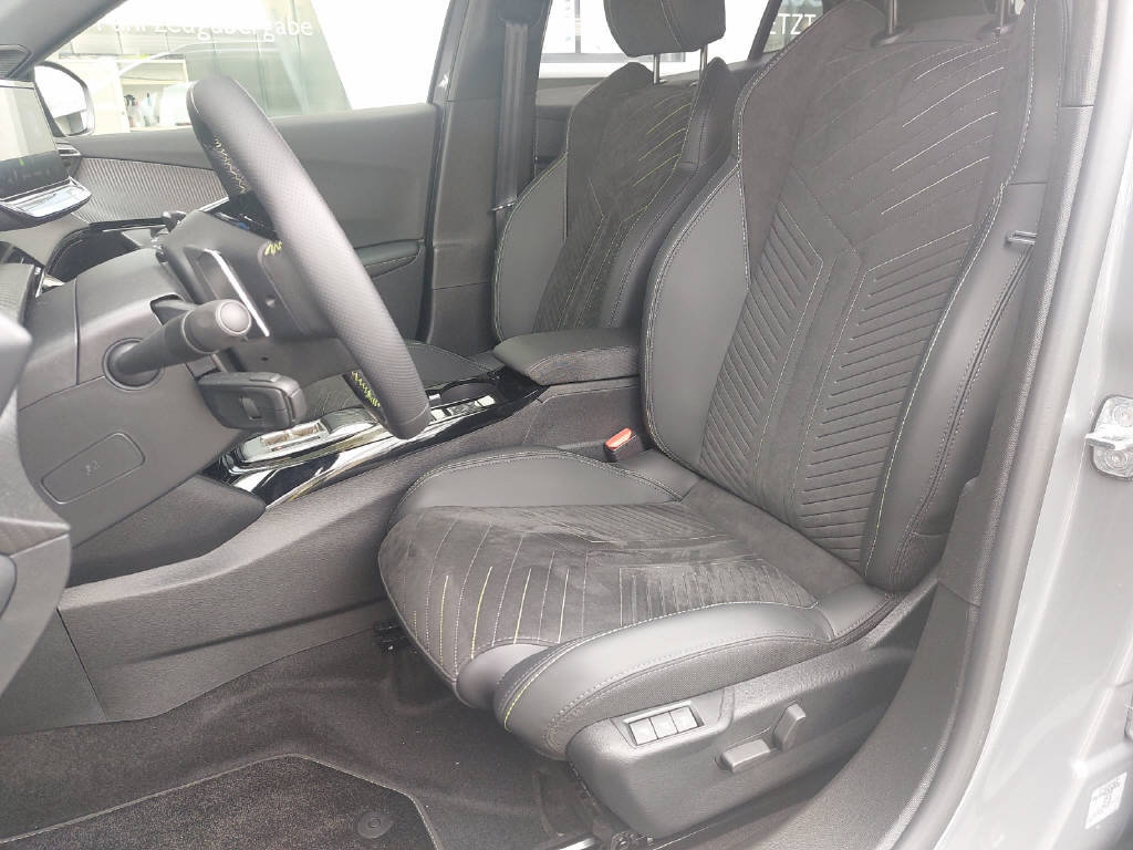 PEUGEOT 2008 1.2 PureTech 130 GT, Petrol, Ex-demonstrator, Automatic - 5