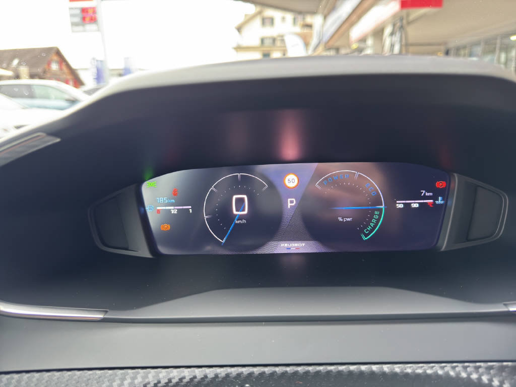 PEUGEOT 2008 1.2 Hybrid Allure Premium, Mild-Hybrid Petrol/Electric, Ex-demonstrator, Automatic - 6