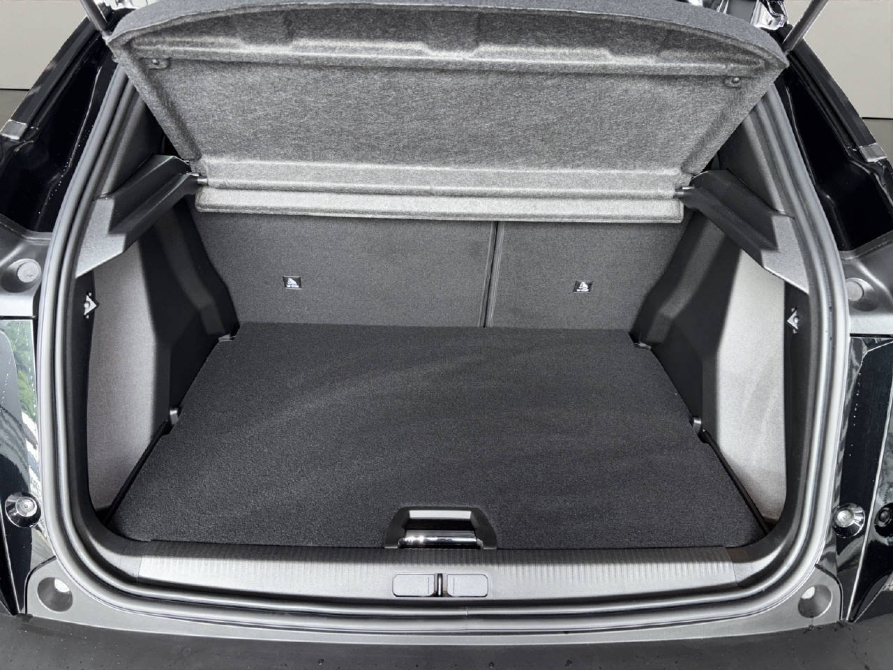 PEUGEOT 2008 1.2 Hybrid Allure Premium, Mild-Hybrid Benzin/Elektro, Vorführwagen, Automatik - 4