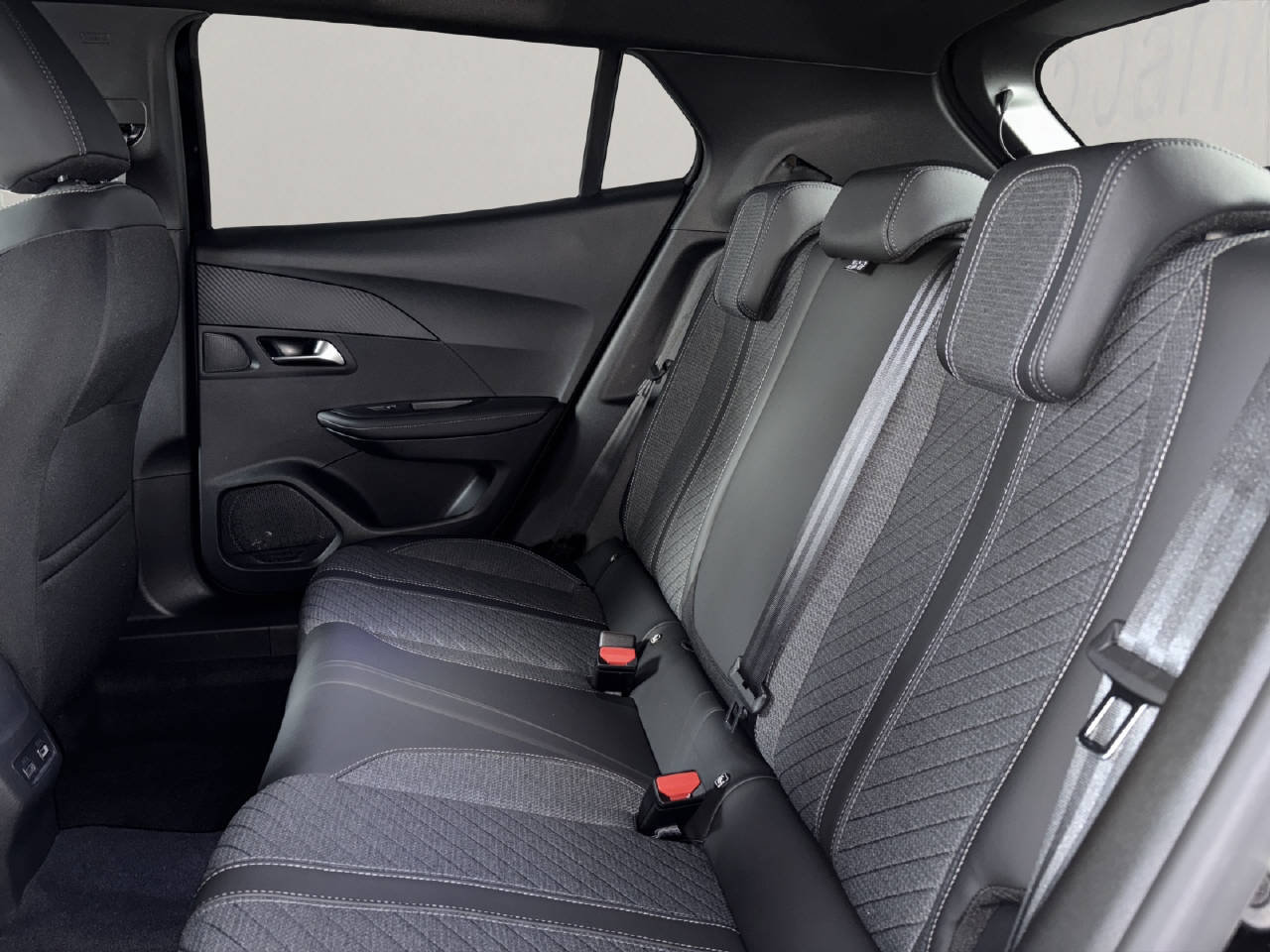 PEUGEOT 2008 1.2 Hybrid Allure Premium, Mild-Hybrid Benzin/Elektro, Vorführwagen, Automatik - 7