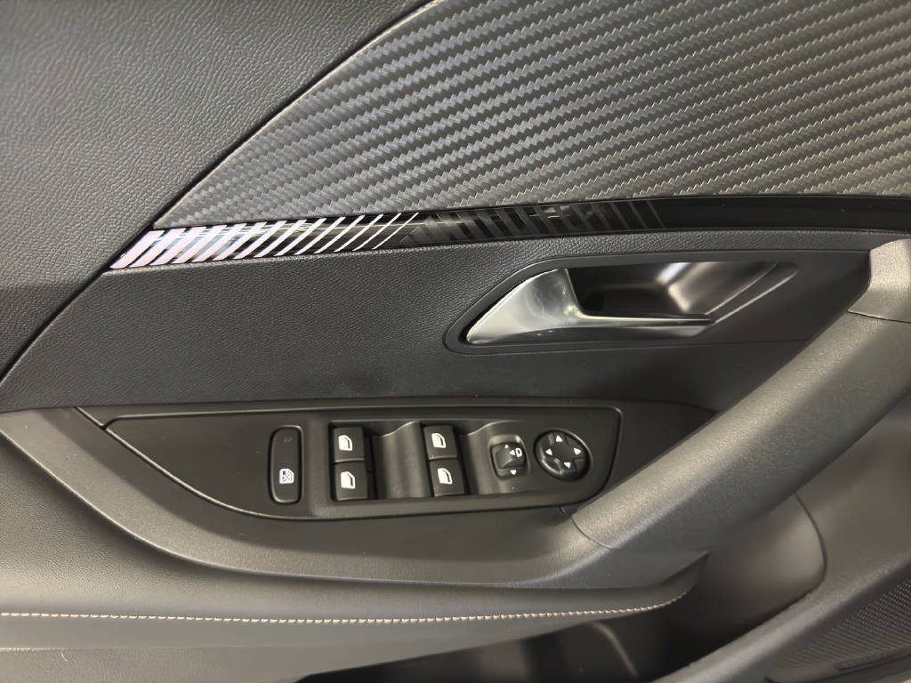 PEUGEOT 2008 Allure Premium Hybrid, Mild-Hybrid Benzin/Elektro, Vorführwagen, Automatik - 6