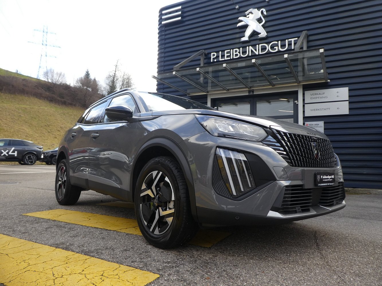 PEUGEOT 2008 1.2 Hybrid 145 Allure Premium