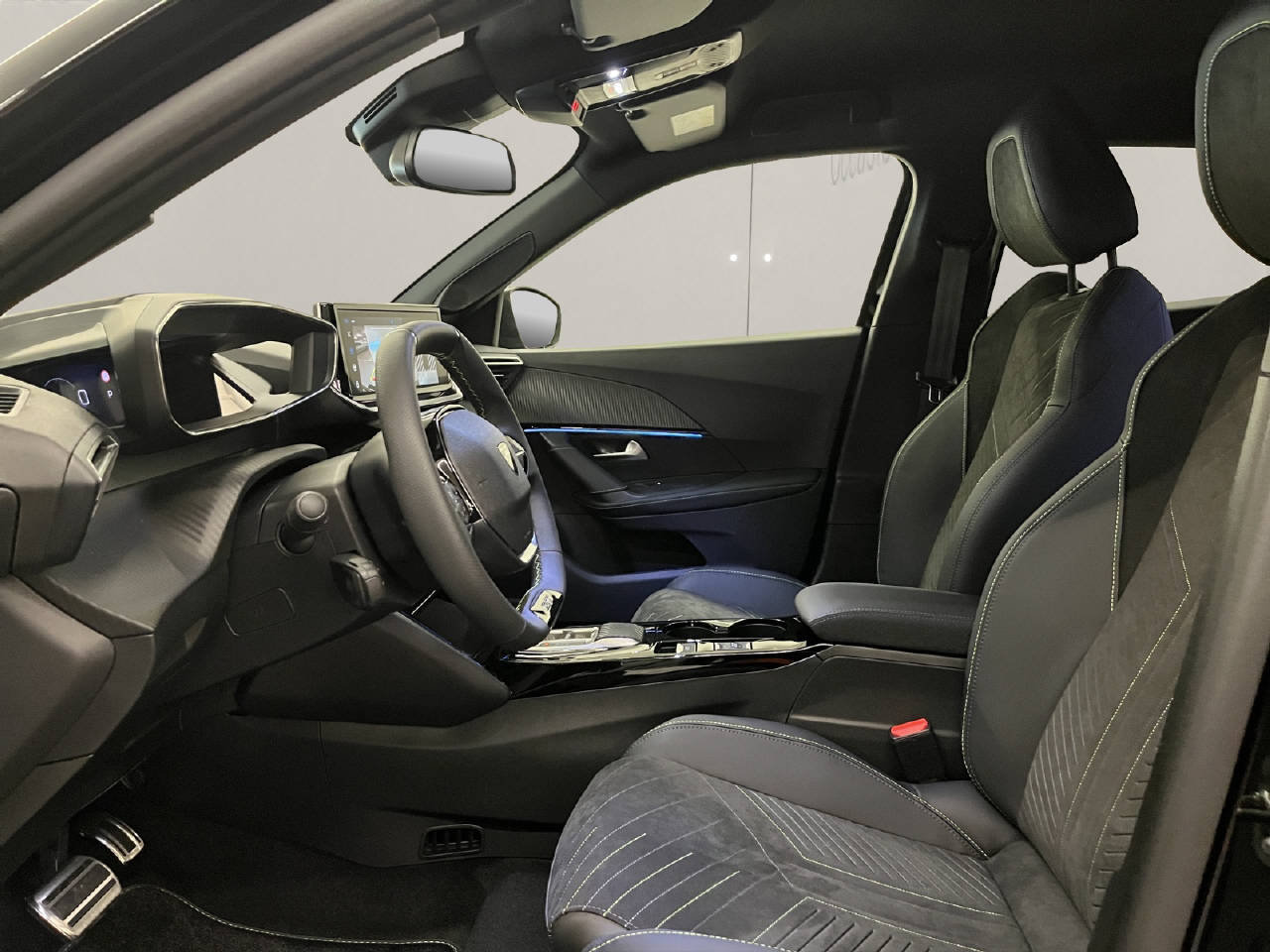 PEUGEOT 2008 1.2 Hybrid 145 GT, Mild-Hybrid Benzin/Elektro, Vorführwagen, Automatik - 5