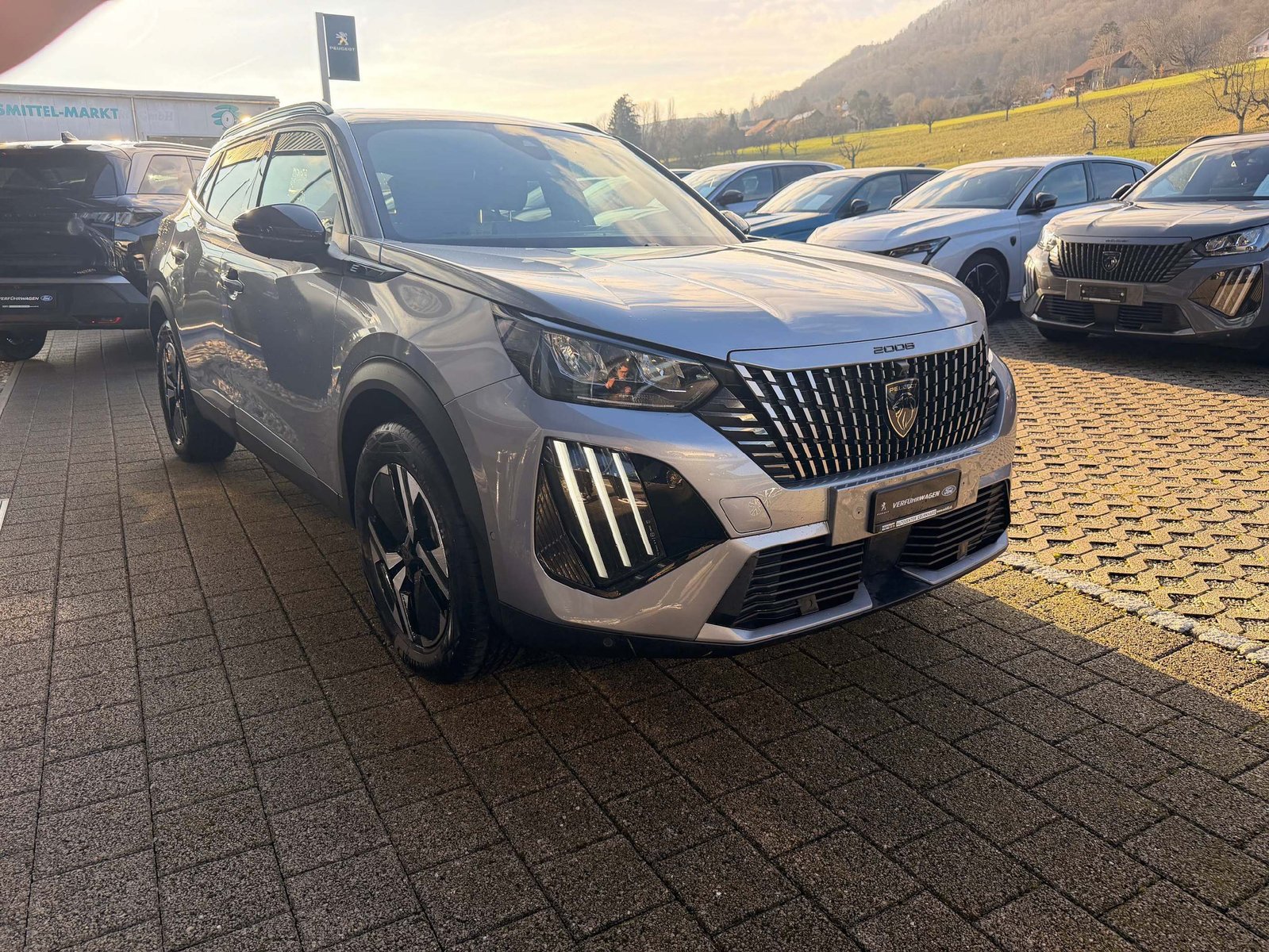 PEUGEOT 2008 e-Allure 5 Jahre Garantie I Wärmepumpe, Electric, Ex-demonstrator, Automatic - 4