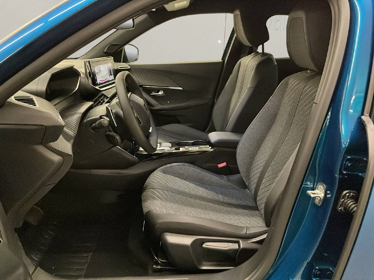 PEUGEOT 2008 1.2 Hybrid Allure Premium, Hybride Léger Essence/Électricité, Voiture de démonstration, Automatique - 5