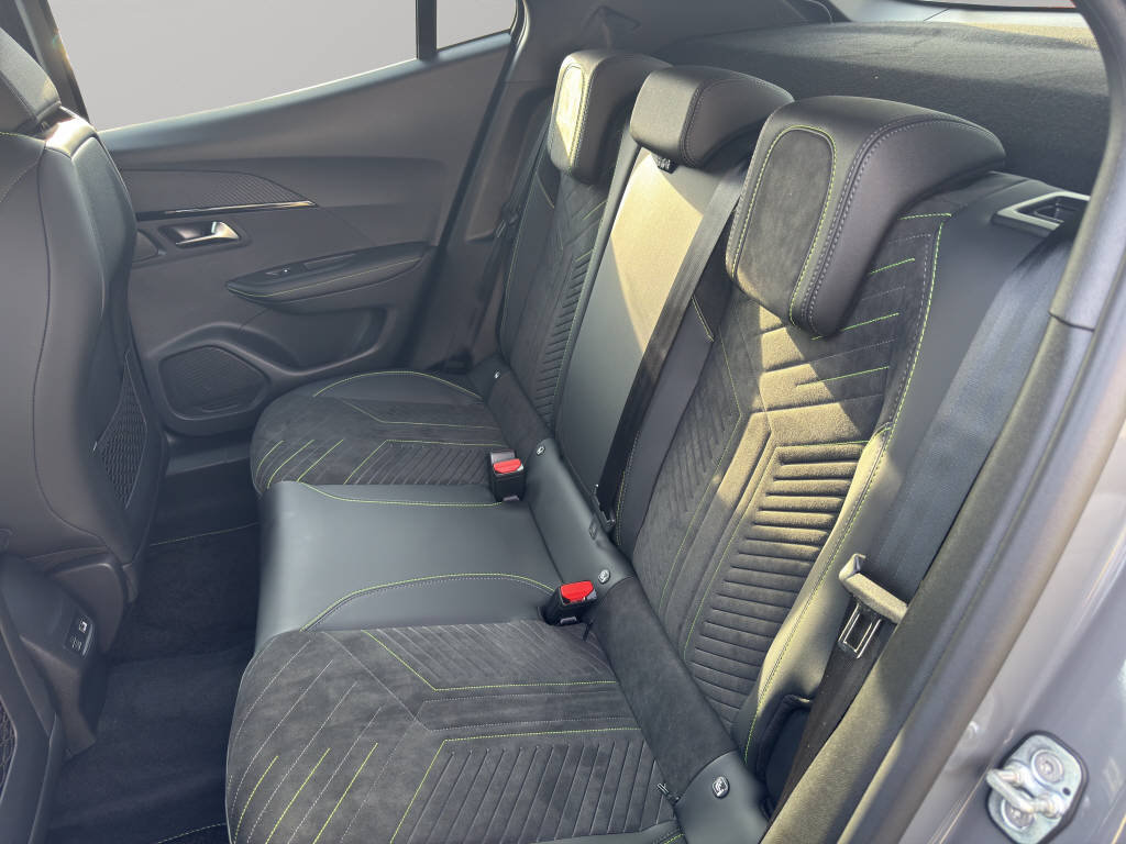PEUGEOT 2008 1.2 Hybrid 145 GT, Mild-Hybrid Benzin/Elektro, Vorführwagen, Automatik - 7