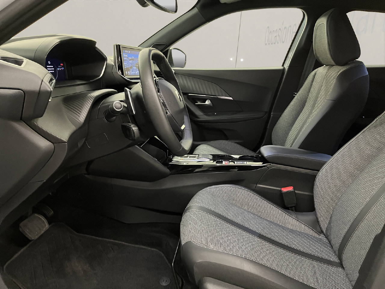 PEUGEOT 2008 1.2 PureTech Allure Premium, Essence, Voiture de démonstration, Automatique - 5