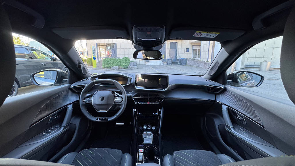 PEUGEOT 2008 1.2 Hybrid 145 GT, Mild-Hybrid Benzin/Elektro, Vorführwagen, Automatik - 5
