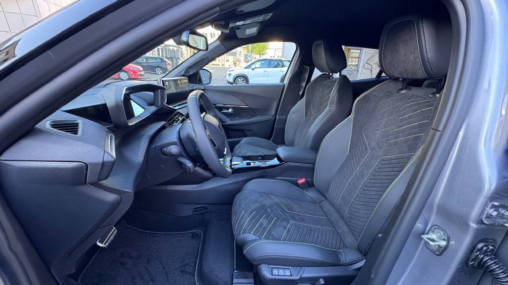 PEUGEOT 2008 1.2 Hybrid 145 GT, Mild-Hybrid Benzin/Elektro, Vorführwagen, Automatik - 7