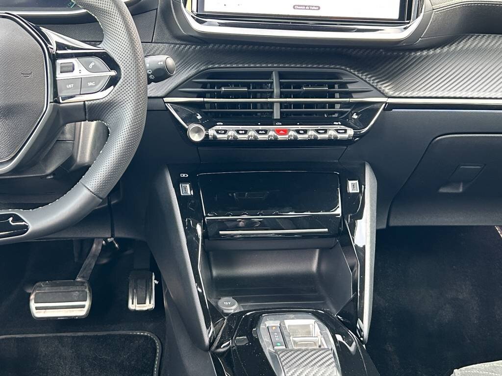 PEUGEOT 2008 156 e 54 kWh GT, Elektro, Vorführwagen, Automatik - 7