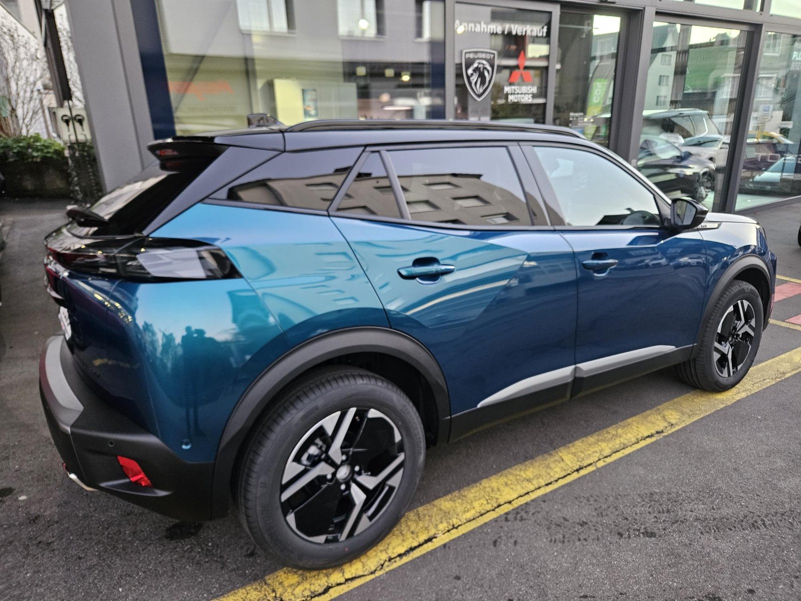 PEUGEOT 2008 1.2 Hybrid 145 GT, Mild-Hybrid Benzin/Elektro, Neuwagen, Automat - 5