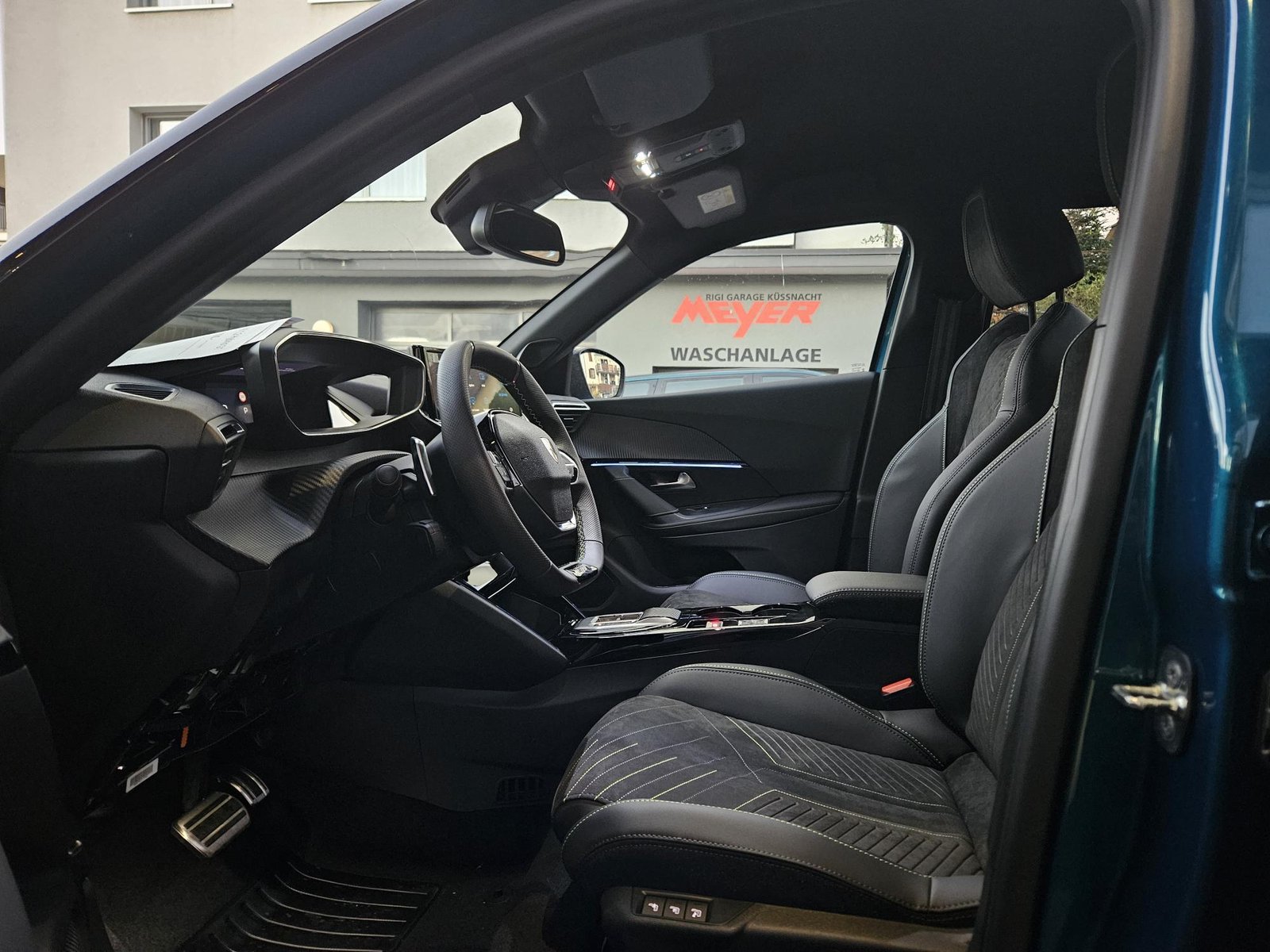 PEUGEOT 2008 1.2 Hybrid 145 GT, Mild-Hybrid Benzin/Elektro, Neuwagen, Automat - 7