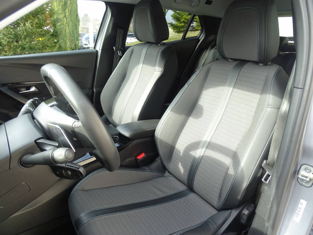PEUGEOT 2008 1.2 PureTech 130 Allure, Essence, Occasion / Utilisé, Automatique - 5