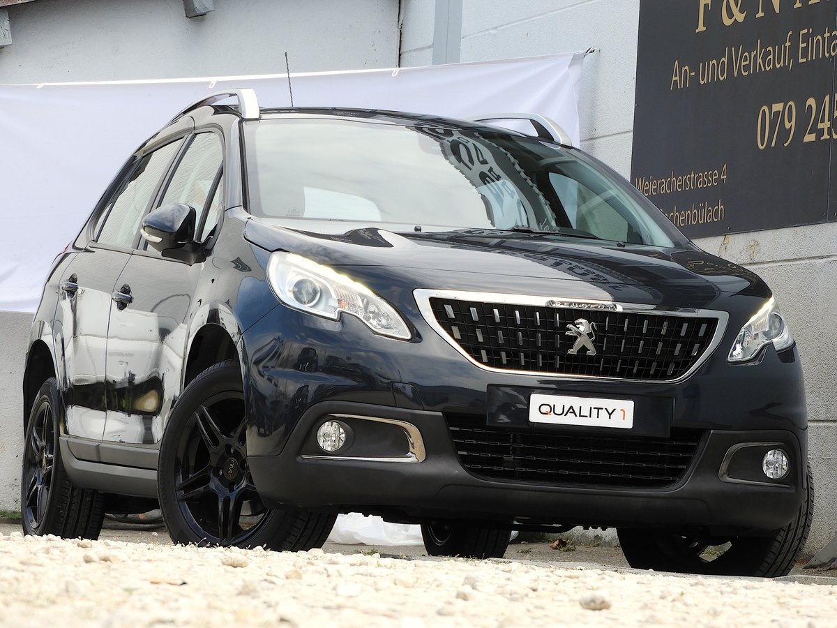 PEUGEOT 2008 1.2 PureTech Style I CH FZ I Peugeot Service bisher I G