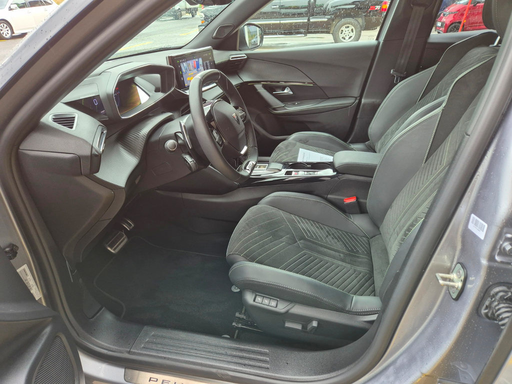 PEUGEOT 2008 1.2 PureTech 130 GT, Petrol, Second hand / Used, Automatic - 7