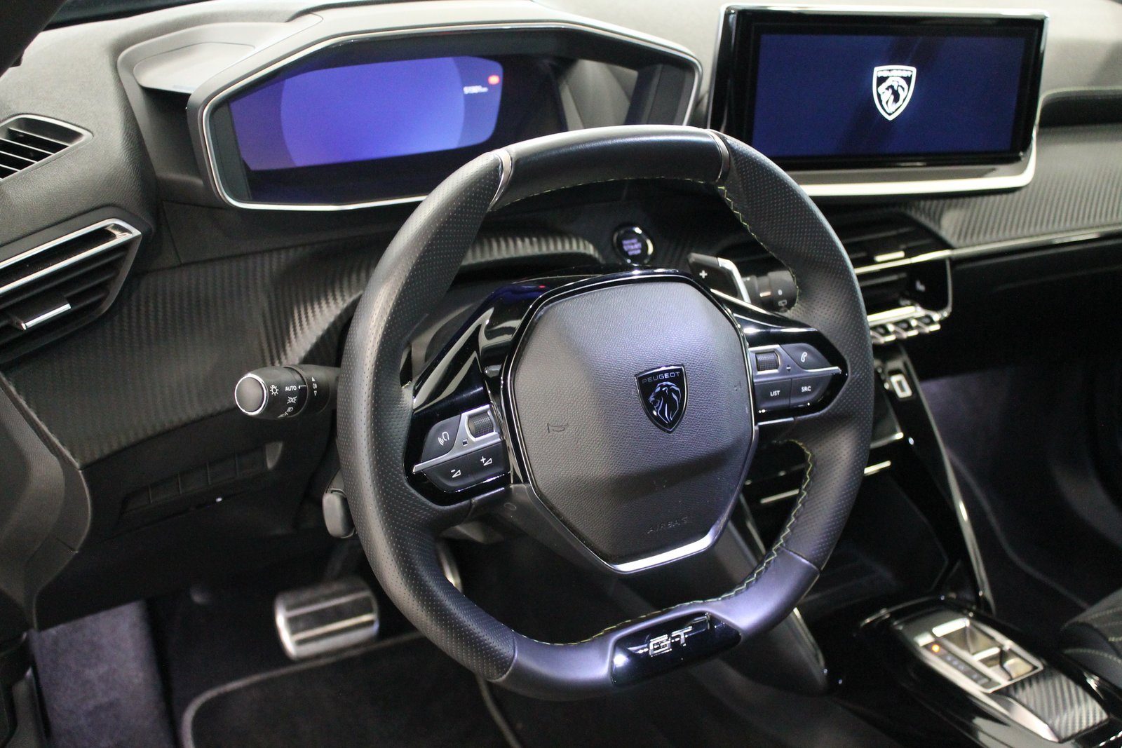 PEUGEOT 2008 1.2 PureTech GT, Petrol, Second hand / Used, Automatic - 7