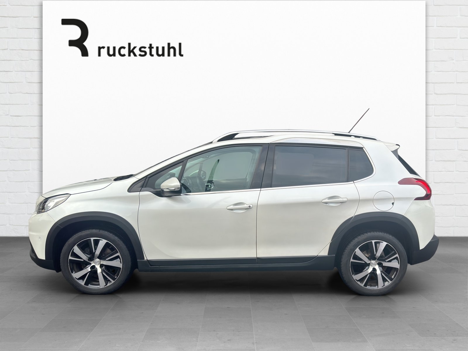 PEUGEOT 2008 1.2 PureTech 110 Allure S/S, Petrol, Second hand / Used, Automatic - 3