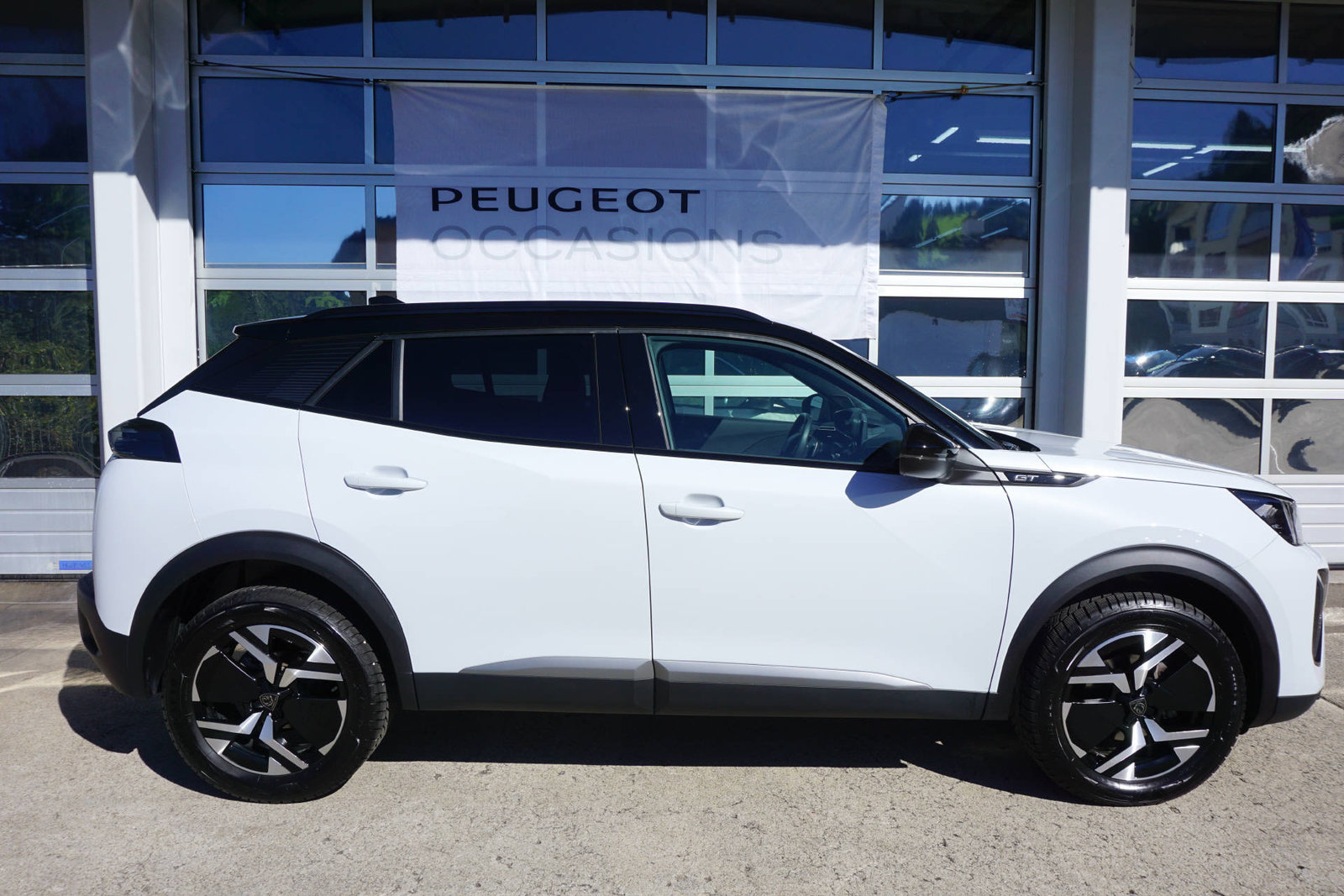 PEUGEOT 2008 1.2 PureTech 130 GT, Essence, Occasion / Utilisé, Automatique - 2