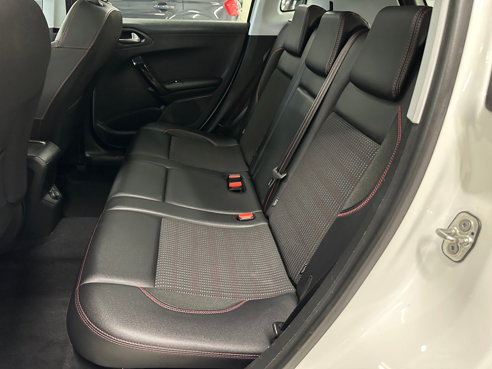 PEUGEOT 2008 1.2 PureTech Active EAT6, Essence, Occasion / Utilisé, Automatique - 6