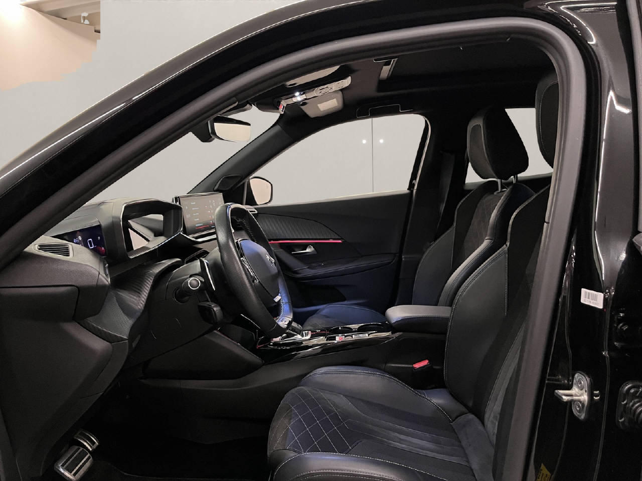 PEUGEOT 2008 1.2 130 GT Pack, Essence, Occasion / Utilisé, Automatique - 5