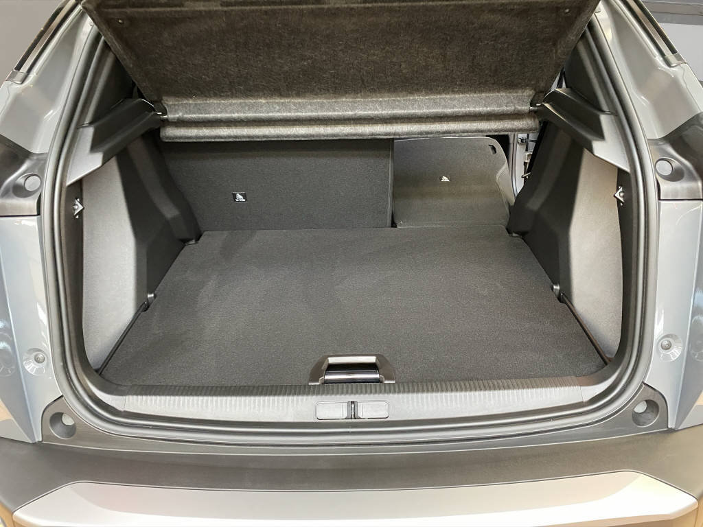 PEUGEOT 2008 Hybrid 145 e-DCS6 Allure Premium, Hybride Leggero Benzina/Elettrica, Auto dimostrativa, Automatico - 3