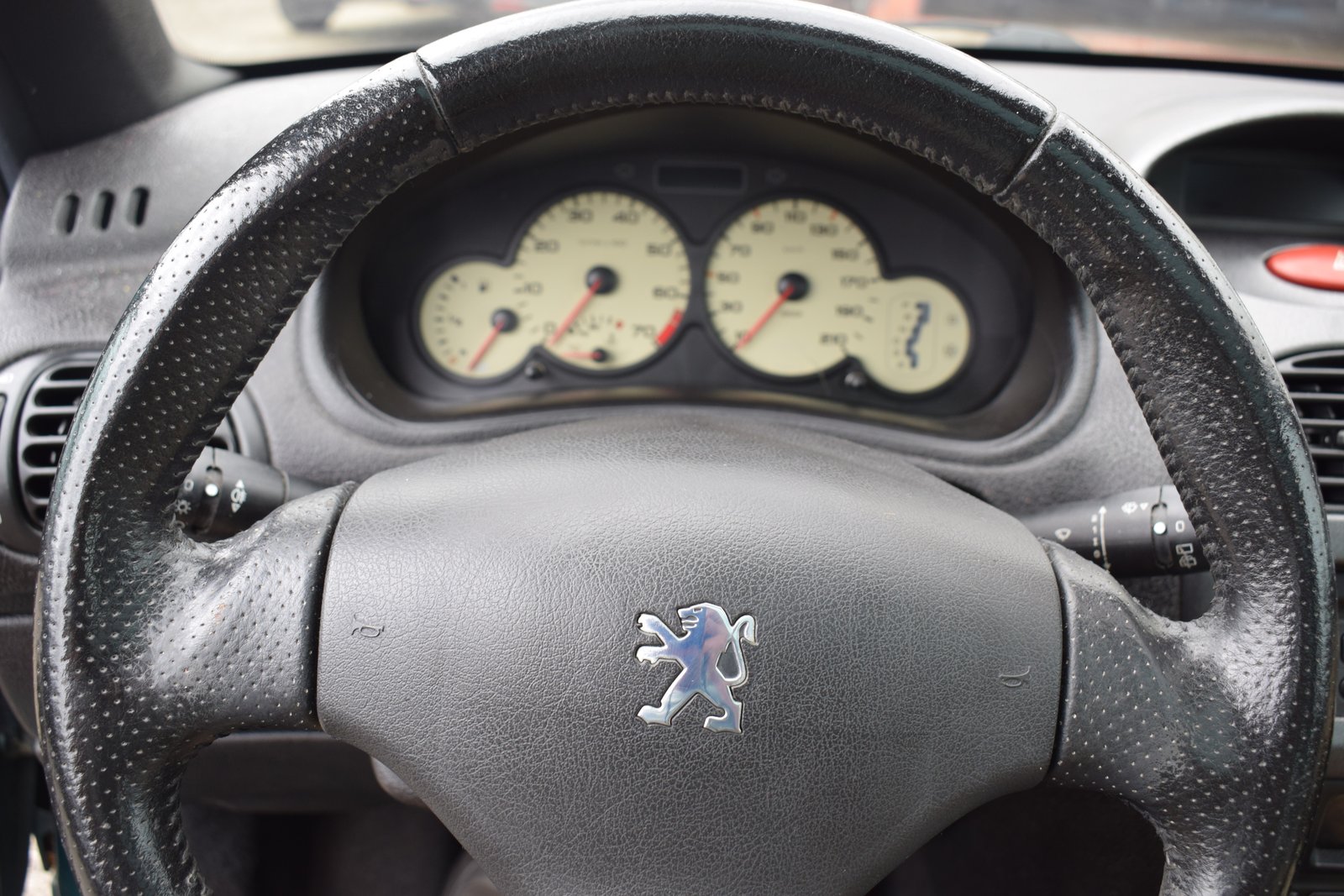 PEUGEOT 206 1.6 16V Roland Garros, Benzin, Occasion / Gebraucht, Automatik - 7