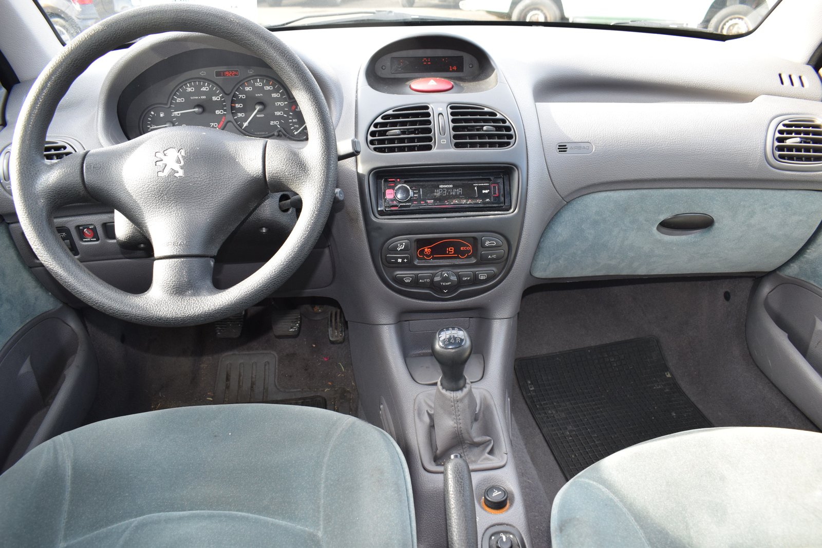 PEUGEOT 206 1.6 XT, Benzin, Occasion / Gebraucht, Handschaltung - 5