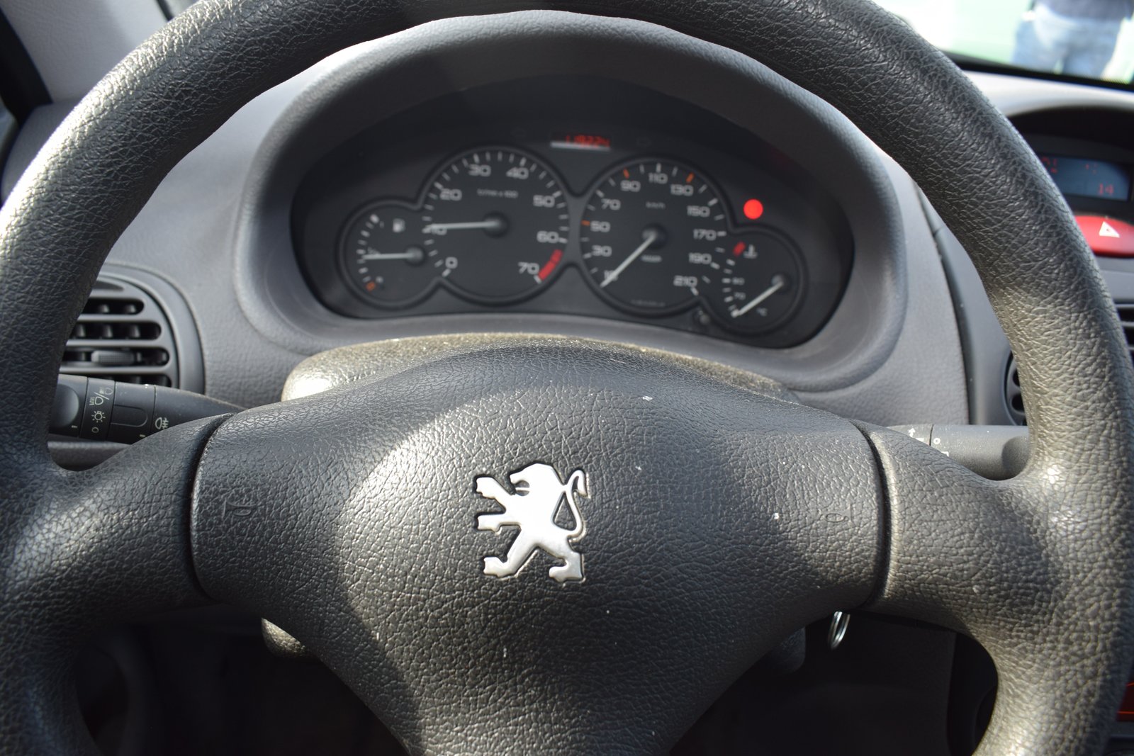 PEUGEOT 206 1.6 XT, Benzin, Occasion / Gebraucht, Handschaltung - 6