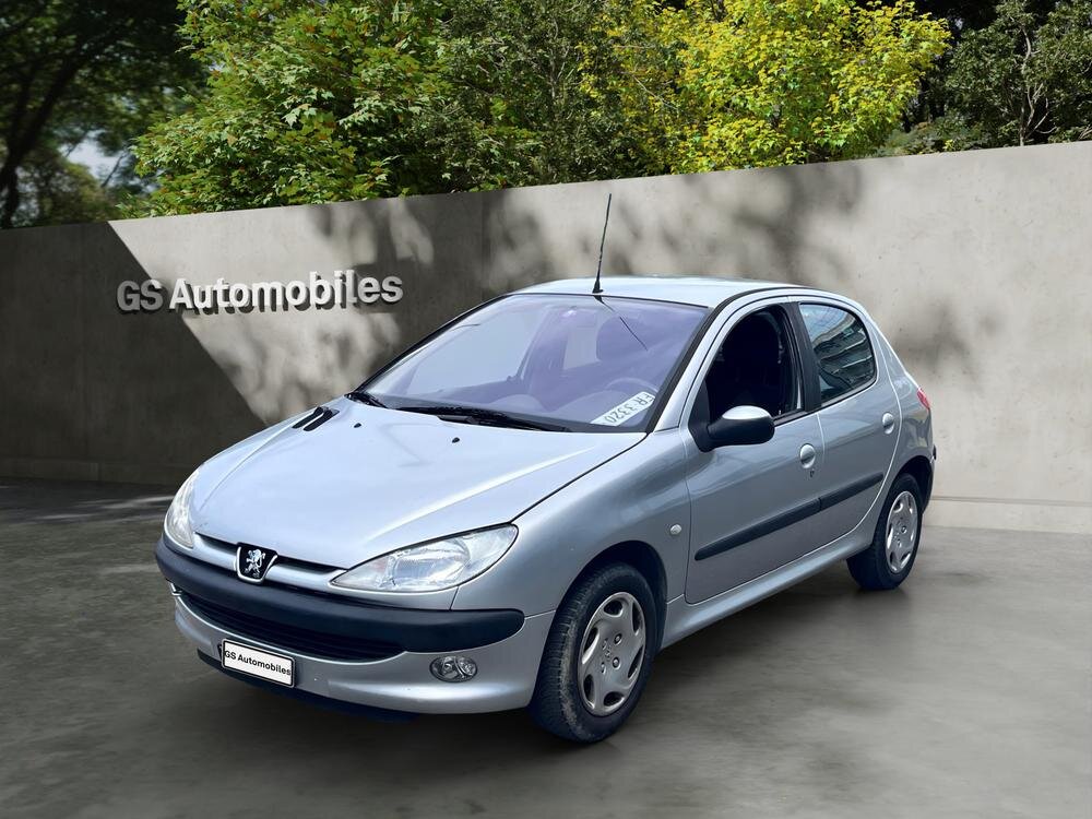 PEUGEOT 206 1.1 XR