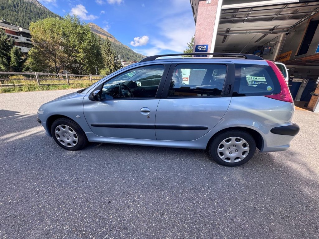 PEUGEOT 1.4 X-Line, Petrol, Second hand / Used, Manual - 4