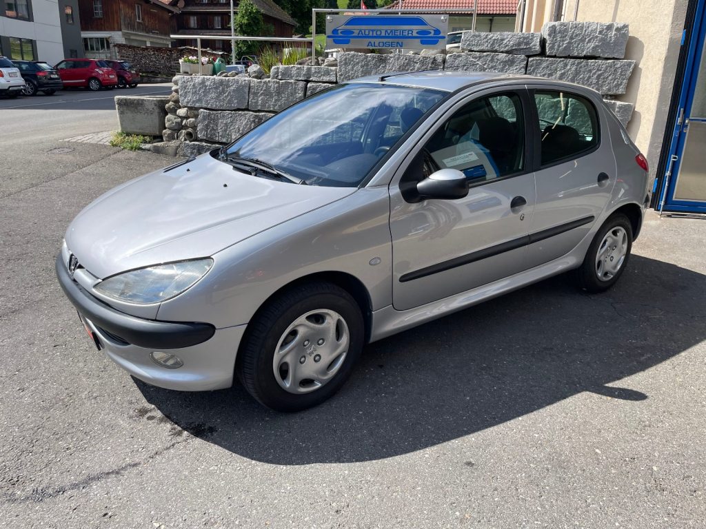PEUGEOT 206 1.6 16V XT