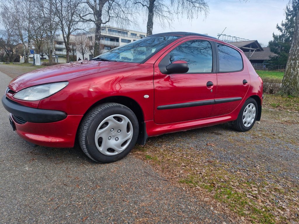 PEUGEOT 206 1.4 XT