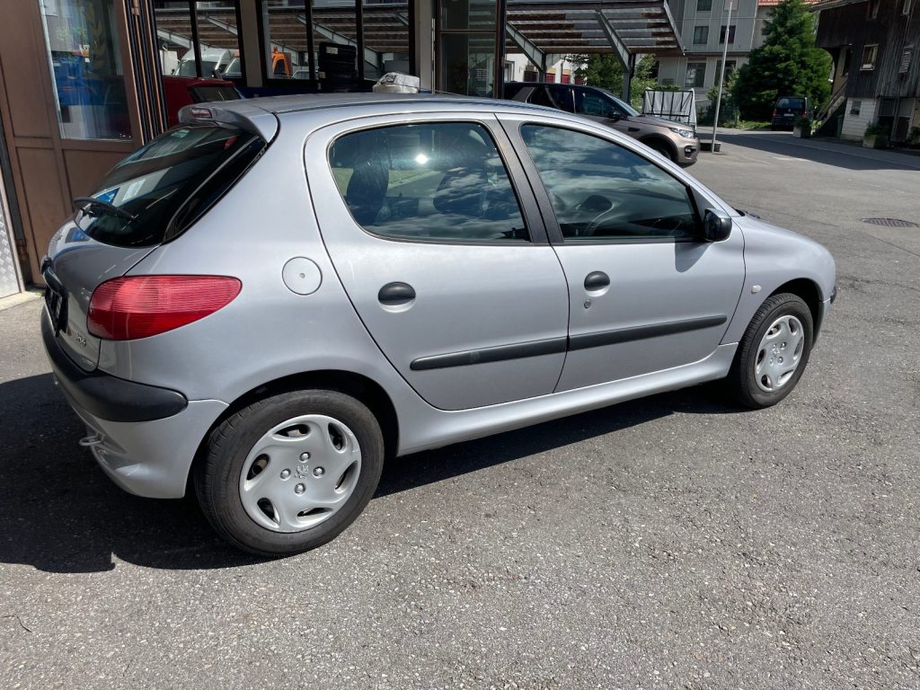 PEUGEOT 206 1.6 16V XT, Benzina, Occasioni / Usate, Automatico - 4