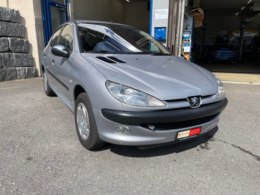 PEUGEOT 206 1.6 16V XT, Benzina, Occasioni / Usate, Automatico - 2