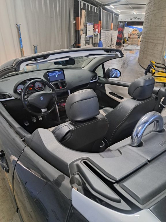 PEUGEOT 207 1.6 16V Roland Garros, Essence, Occasion / Utilisé, Manuelle - 2