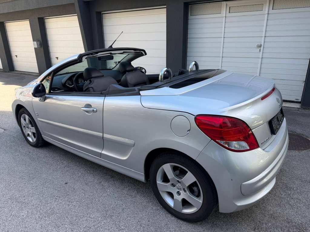 PEUGEOT CC 1.6 16V Swiss Edition, Essence, Occasion / Utilisé, Manuelle - 2