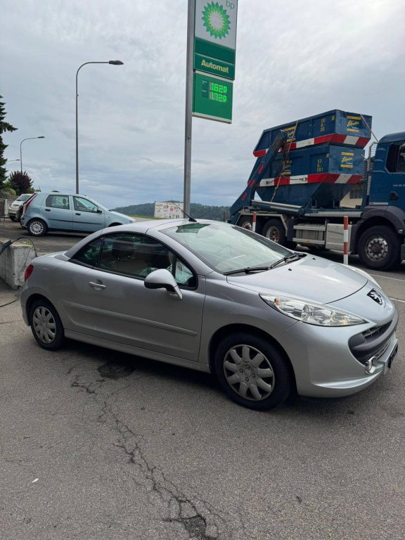 PEUGEOT 207 CC 1.6 16V Trendy, Essence, Occasion / Utilisé, Manuelle - 3