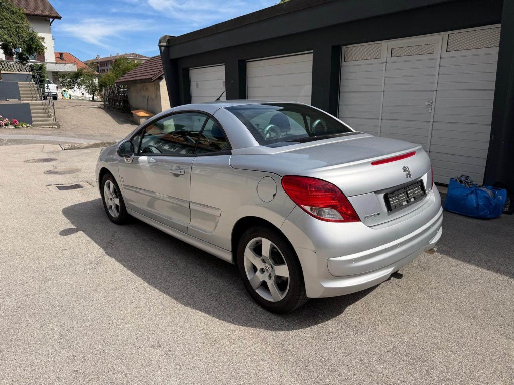 PEUGEOT CC 1.6 16V Swiss Edition, Essence, Occasion / Utilisé, Manuelle - 6