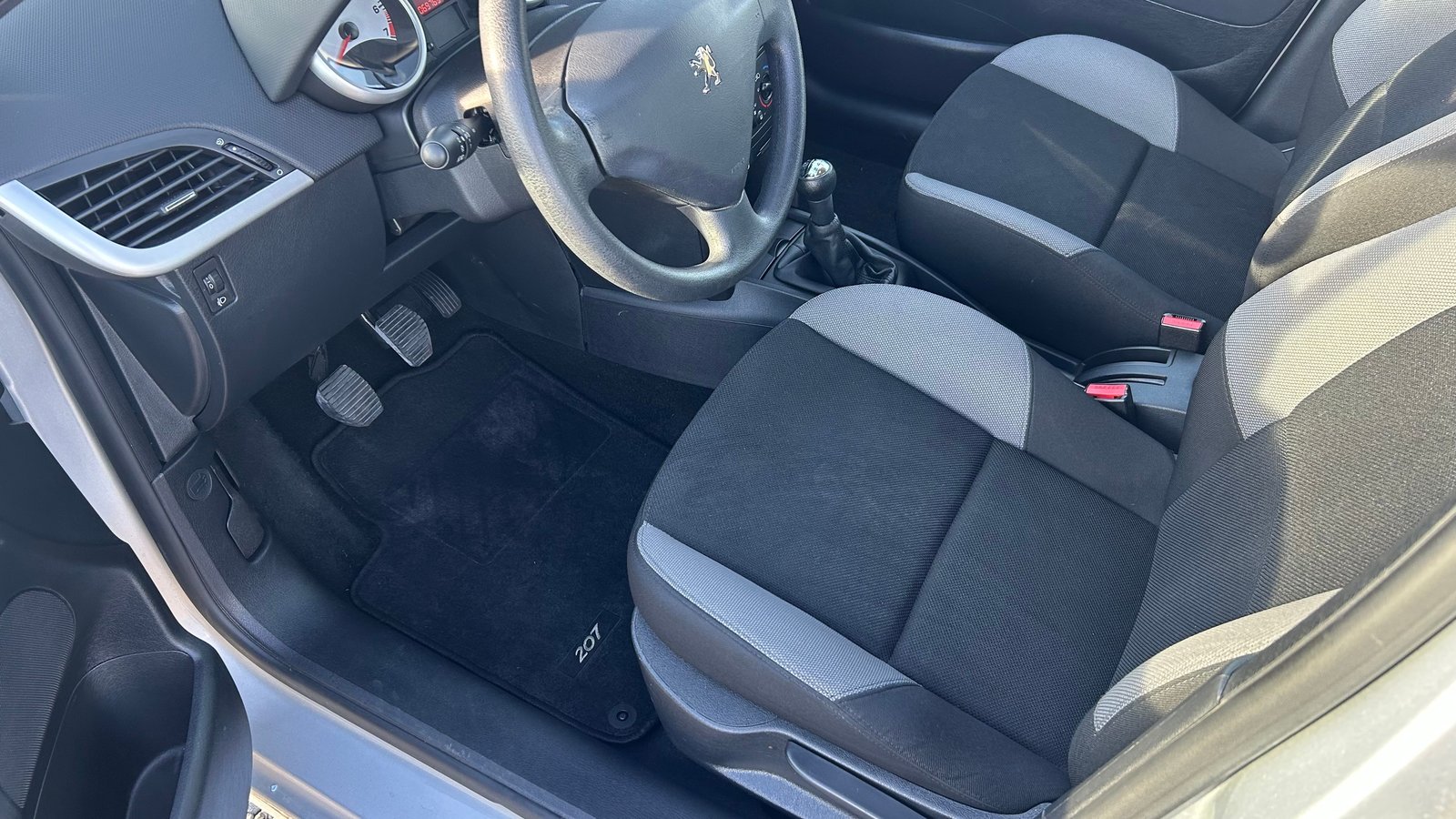 PEUGEOT 207 1.4 16V Swiss Edition, Benzina, Occasioni / Usate, Manuale - 2