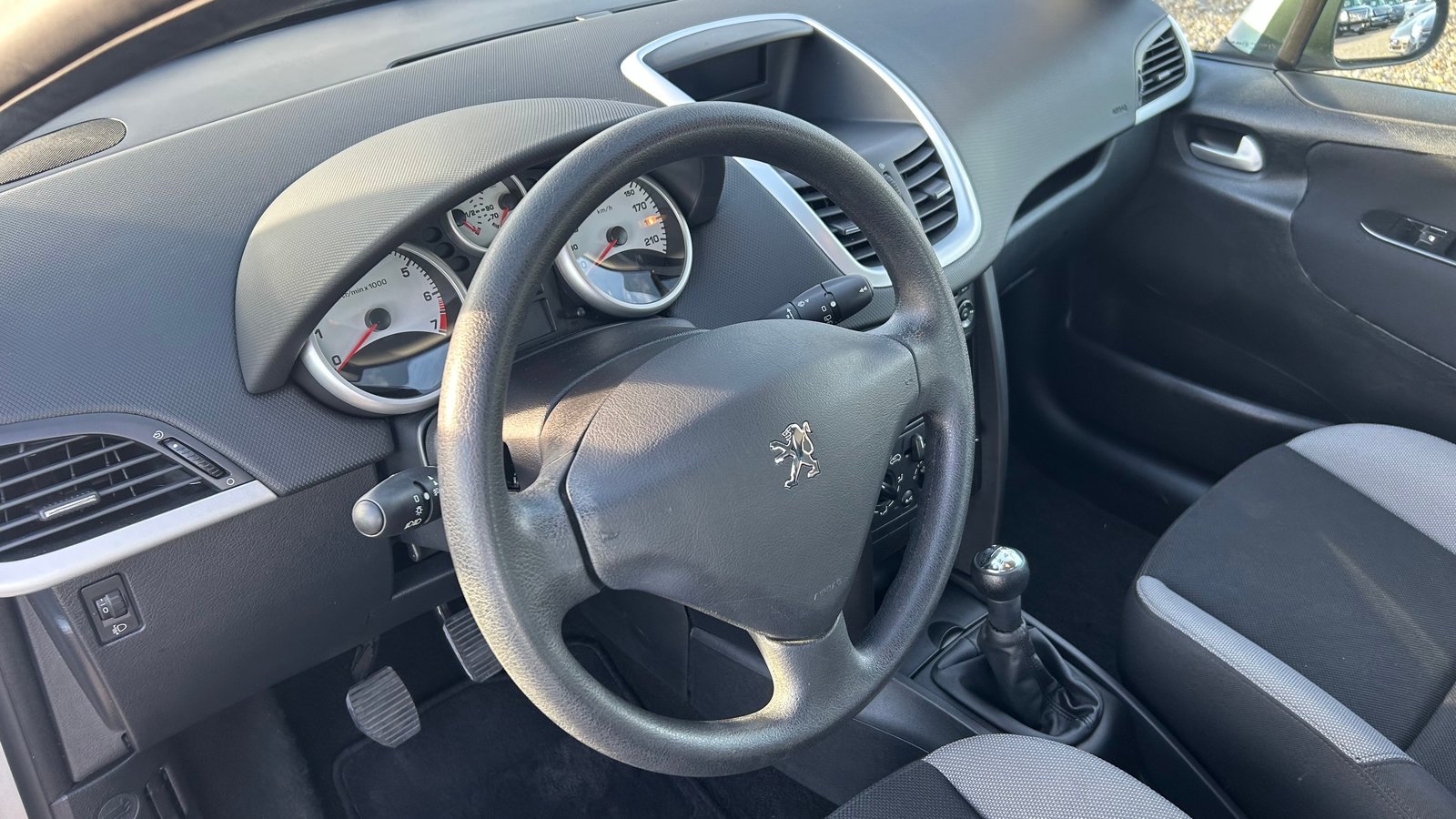 PEUGEOT 207 1.4 16V Swiss Edition, Benzina, Occasioni / Usate, Manuale - 3