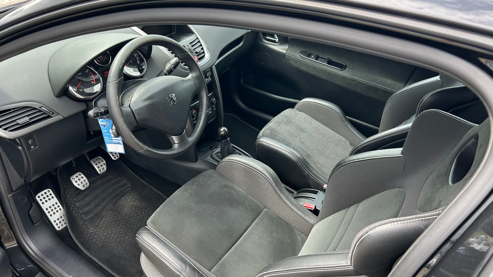 PEUGEOT 207 1.6 16V Turbo GTi, Petrol, Second hand / Used, Manual - 2