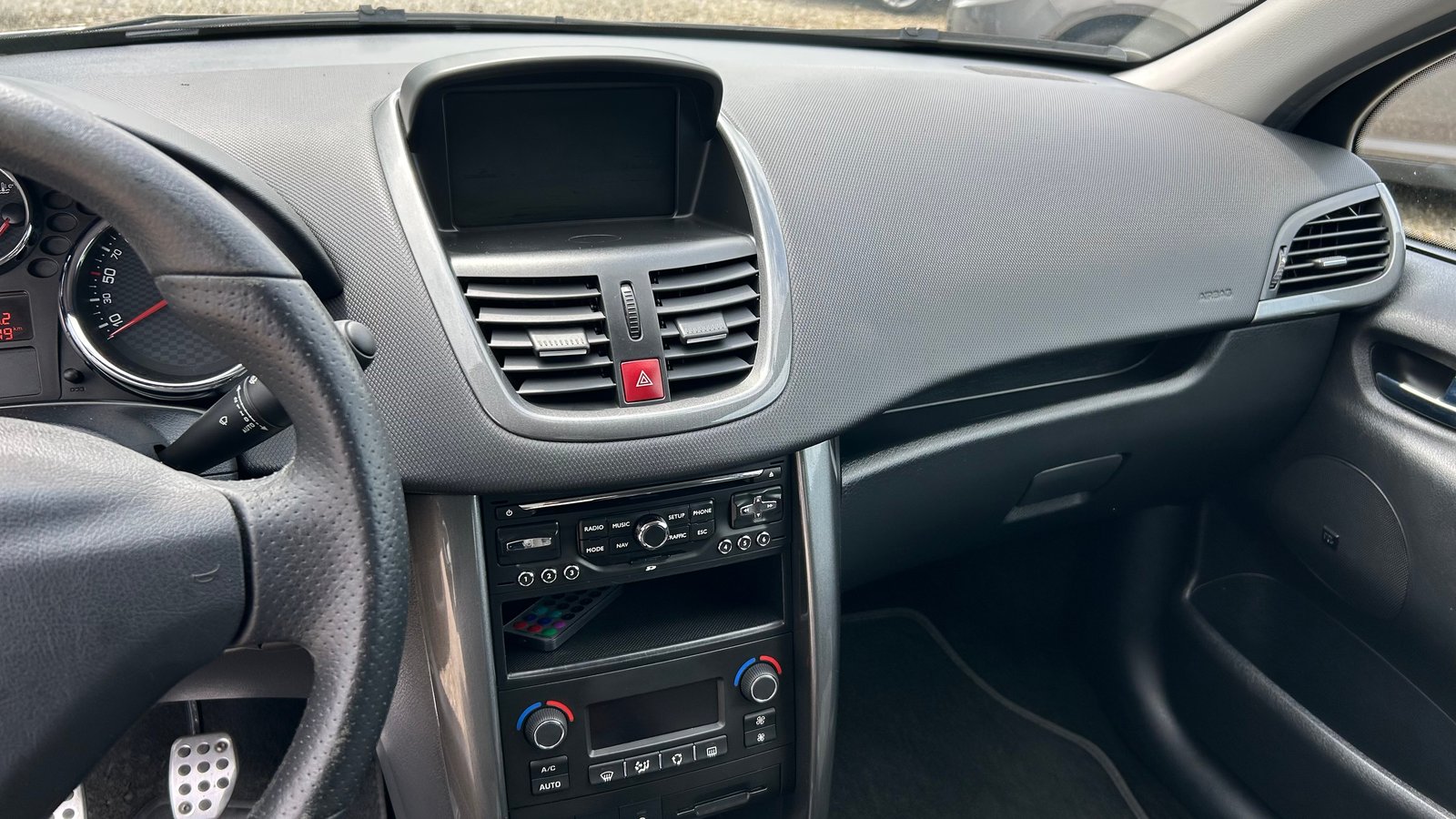 PEUGEOT 207 1.6 16V Turbo GTi, Petrol, Second hand / Used, Manual - 4
