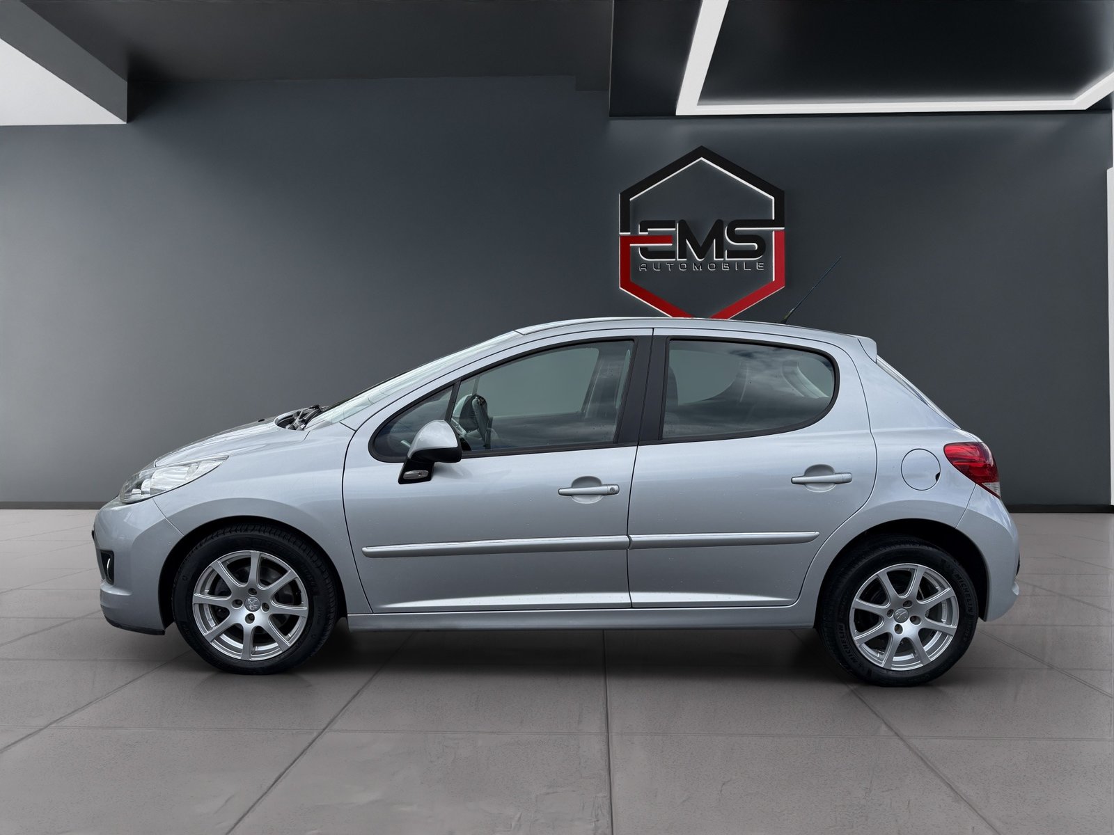 PEUGEOT 207 1.4 16V Allure, Petrol, Second hand / Used, Manual - 2