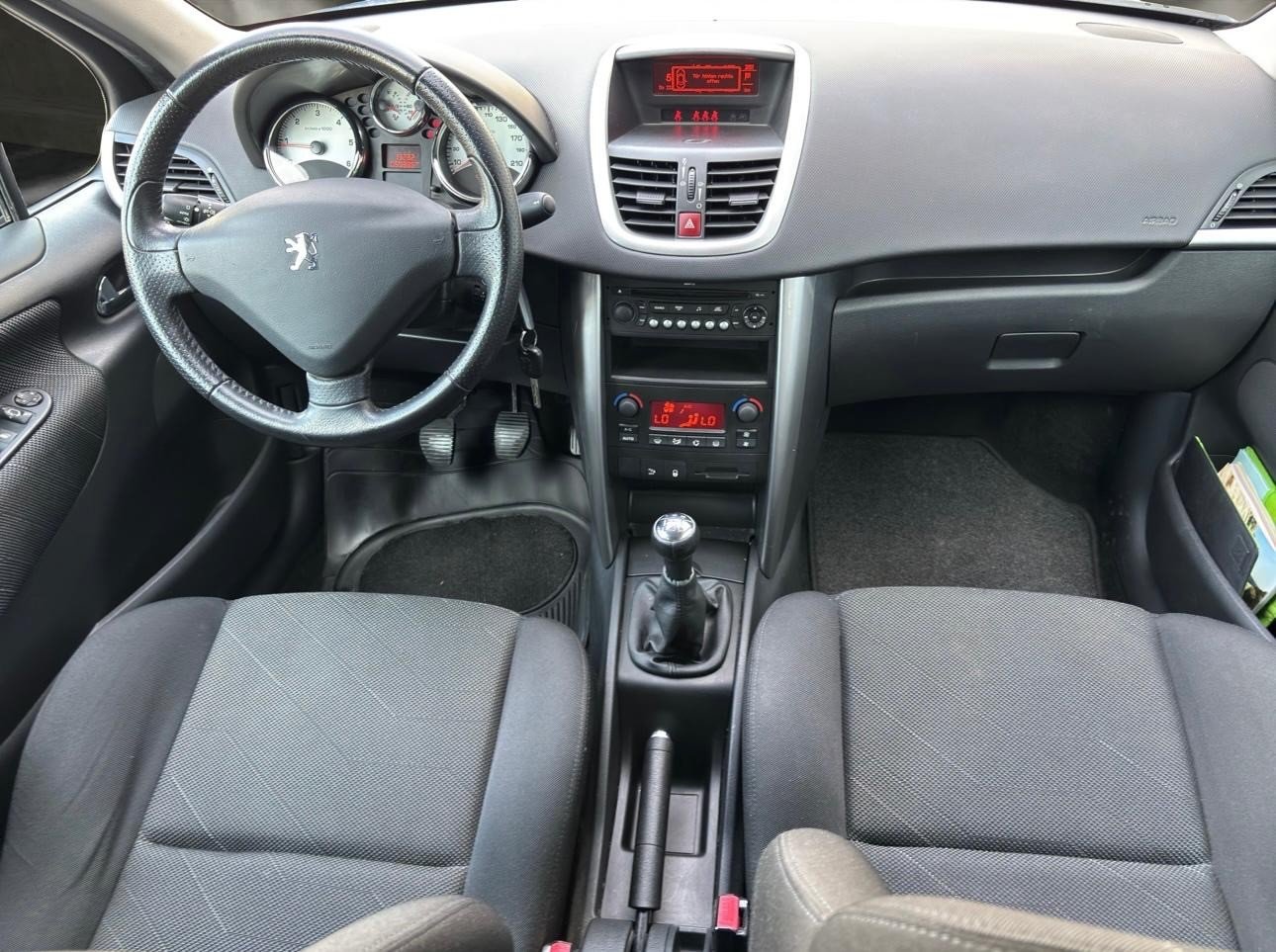 PEUGEOT 207 1.6 HDI Sport Pack, Diesel, Occasion / Utilisé, Manuelle - 7