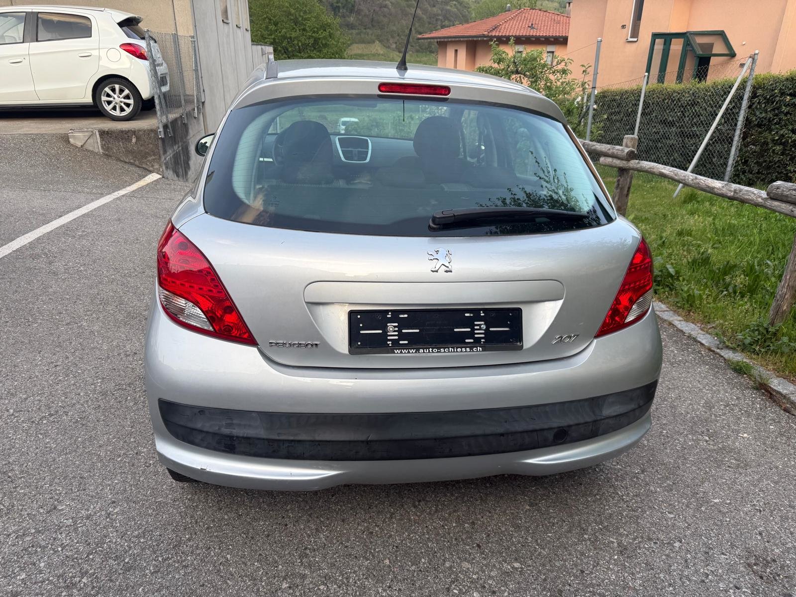 PEUGEOT 207 1.4 Trendy Clim, Essence, Occasion / Utilisé, Manuelle - 4